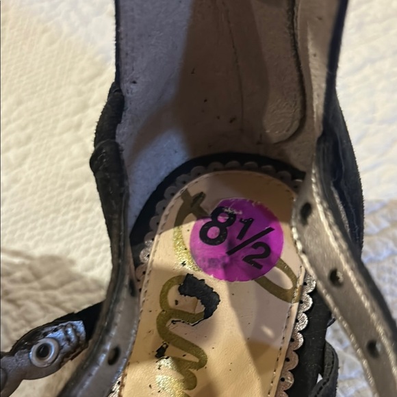 Sam Edelman Black Dustee Gladiator Sandals with Studded Straps. Size 8.5 - Picture 4 of 14